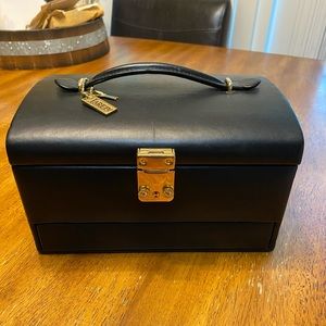 Jewelry box